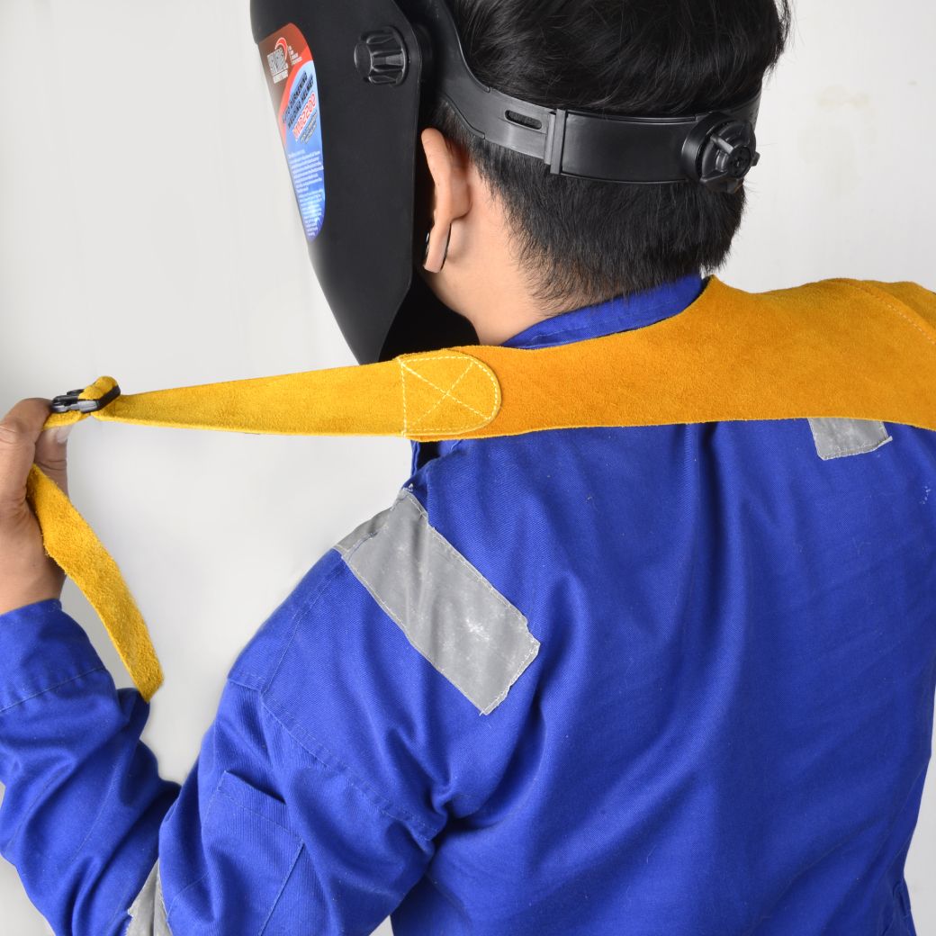 ปลอกแขนหนังกันสะเก็ด รุ่น CA-003