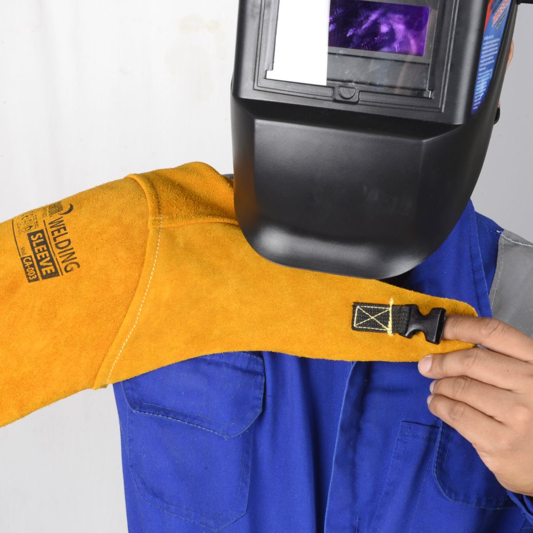 ปลอกแขนหนังกันสะเก็ด รุ่น CA-003